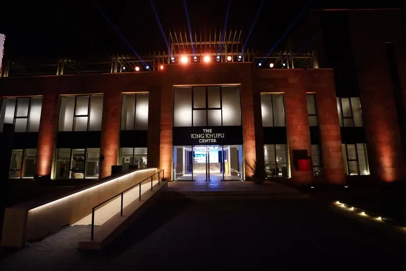 Рестораны у пирамид Гизы начали работать по ночам, фото Vetogate Рестораны у пирамид Гизы начали работать по ночам, фото Vetogate